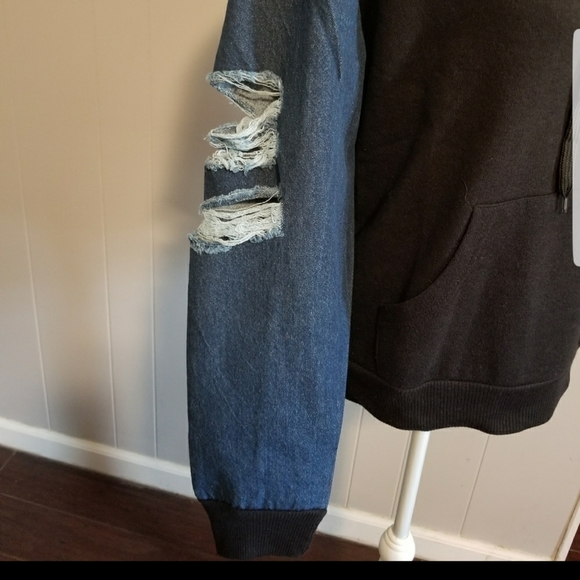 Distressed hoodie - Picture 3 of 6